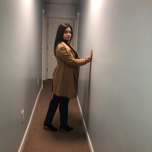 Meet your Posher, Alejandra